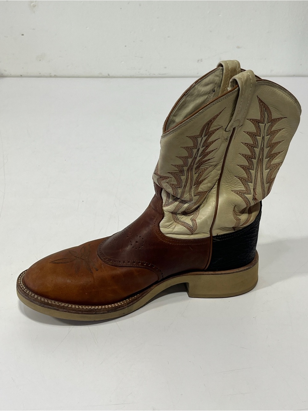 Tony Lama Two-Tone Brown and Cream Western Cowboy Boots - Picture 12 of 16